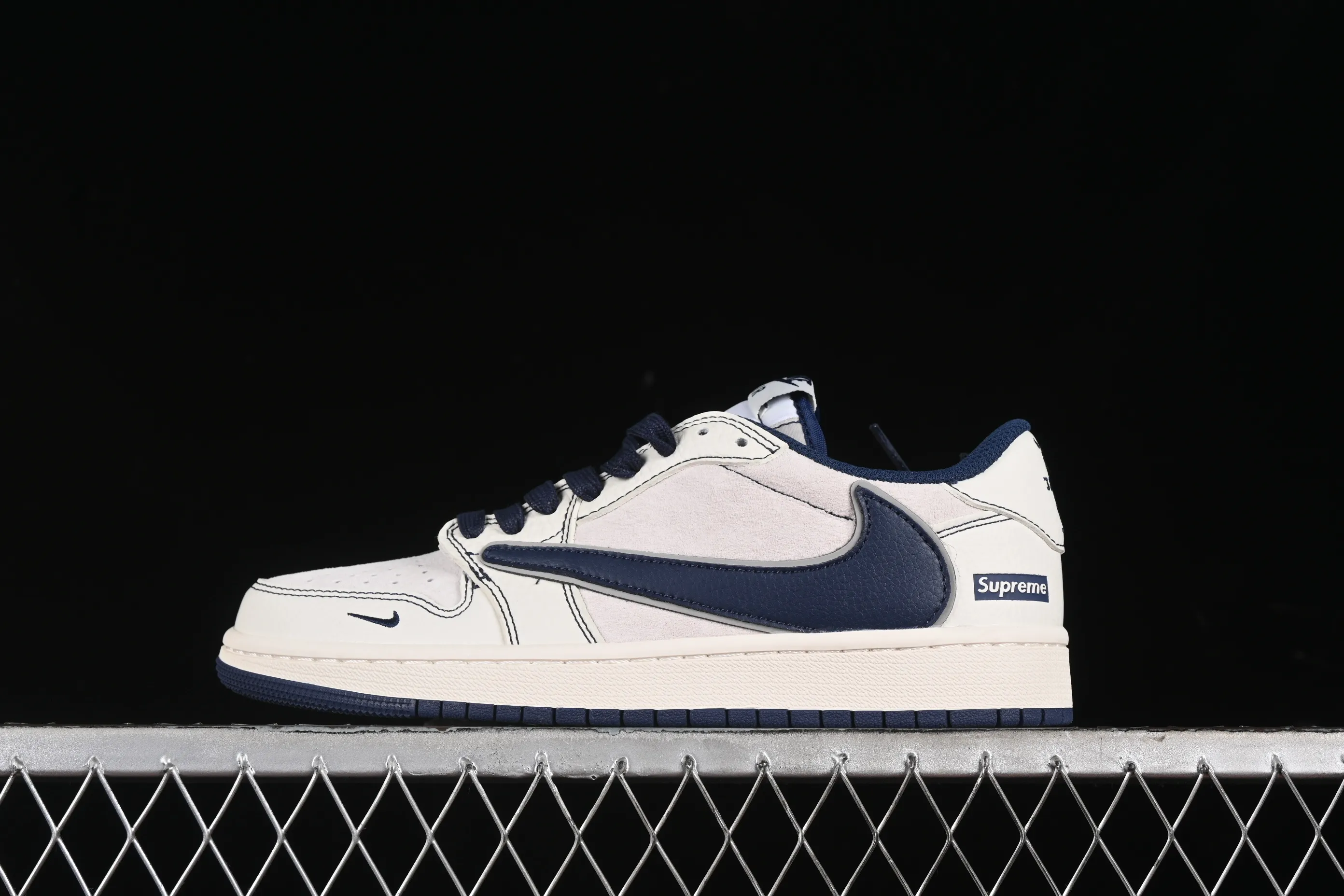 All categories Air Jordan Jordan series basketball shoes Air Jordan 1 Low High-end customized low-top sneakers Travis Scott x Fragment Design x Air Jordan 1 Low OG SP AJ1 Joe 1 Supreme joint-dark blue hook low-top cultural casual sneakers XZ2268-001